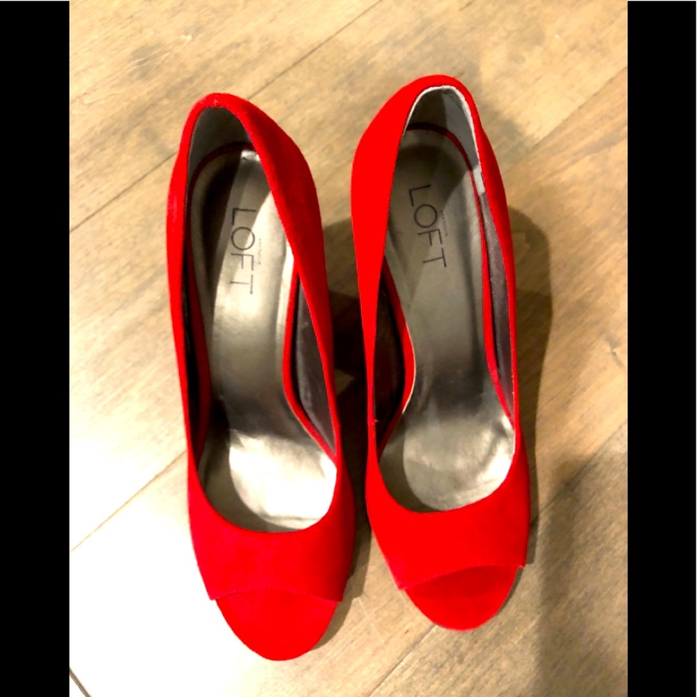 New condition! Loft red open-toe size 8 shoe